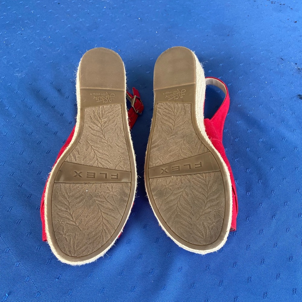 Shoes - Picture 4 of 4